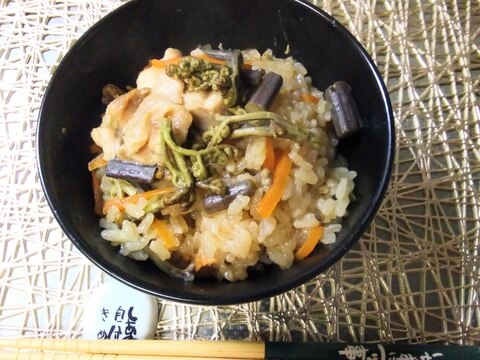 炊飯器で簡単　わらびおこわ　山菜おこわ